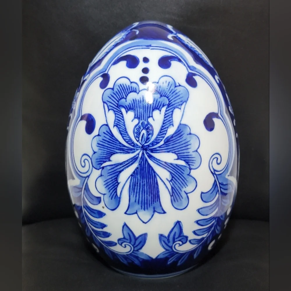 Cobalt Blue & White Chinoiserie Large 3D Egg Shape Ceramic Pottery ~ 8 inches H - Picture 3 of 17